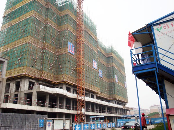 圖為軍事學院安裝輕質隔墻板安裝完成后工程安例